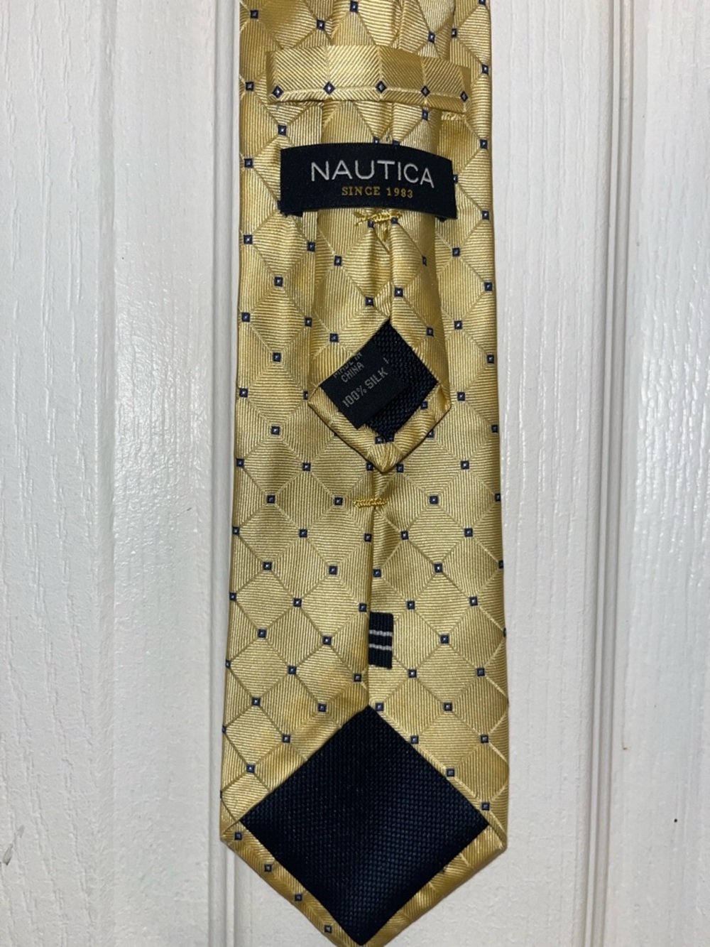 Nautica Yellow Diamond-Pattern Tie with Navy Accents 61”L, 3”W